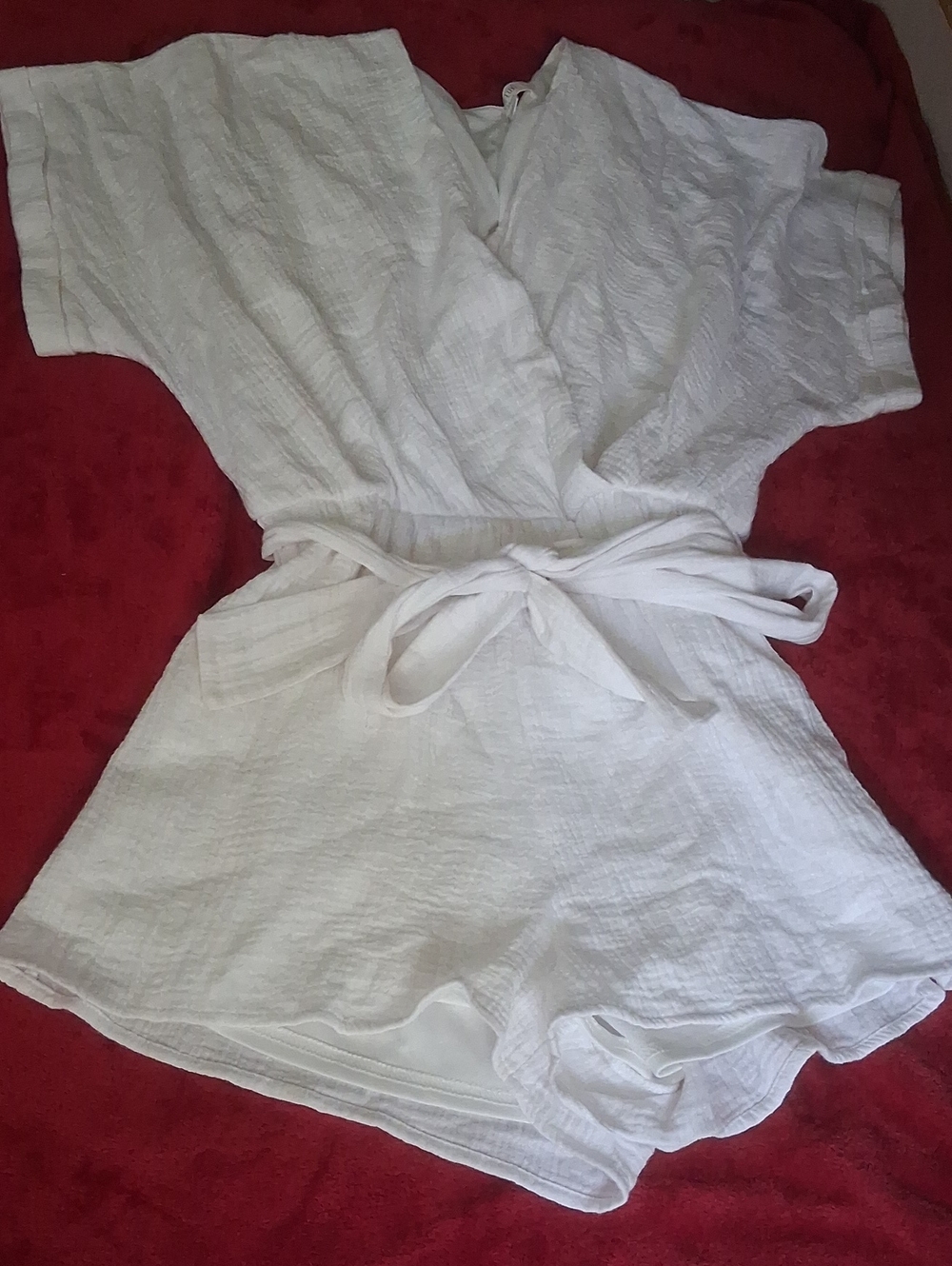 Peach Love California White Short Sleeve Cotton Romper with Tie Waist